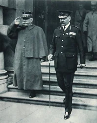 Britischer Kriegsminister und französischer Generalissimus: Lord Kitchener und General Joffre, aus The Illustrated War News, 1916